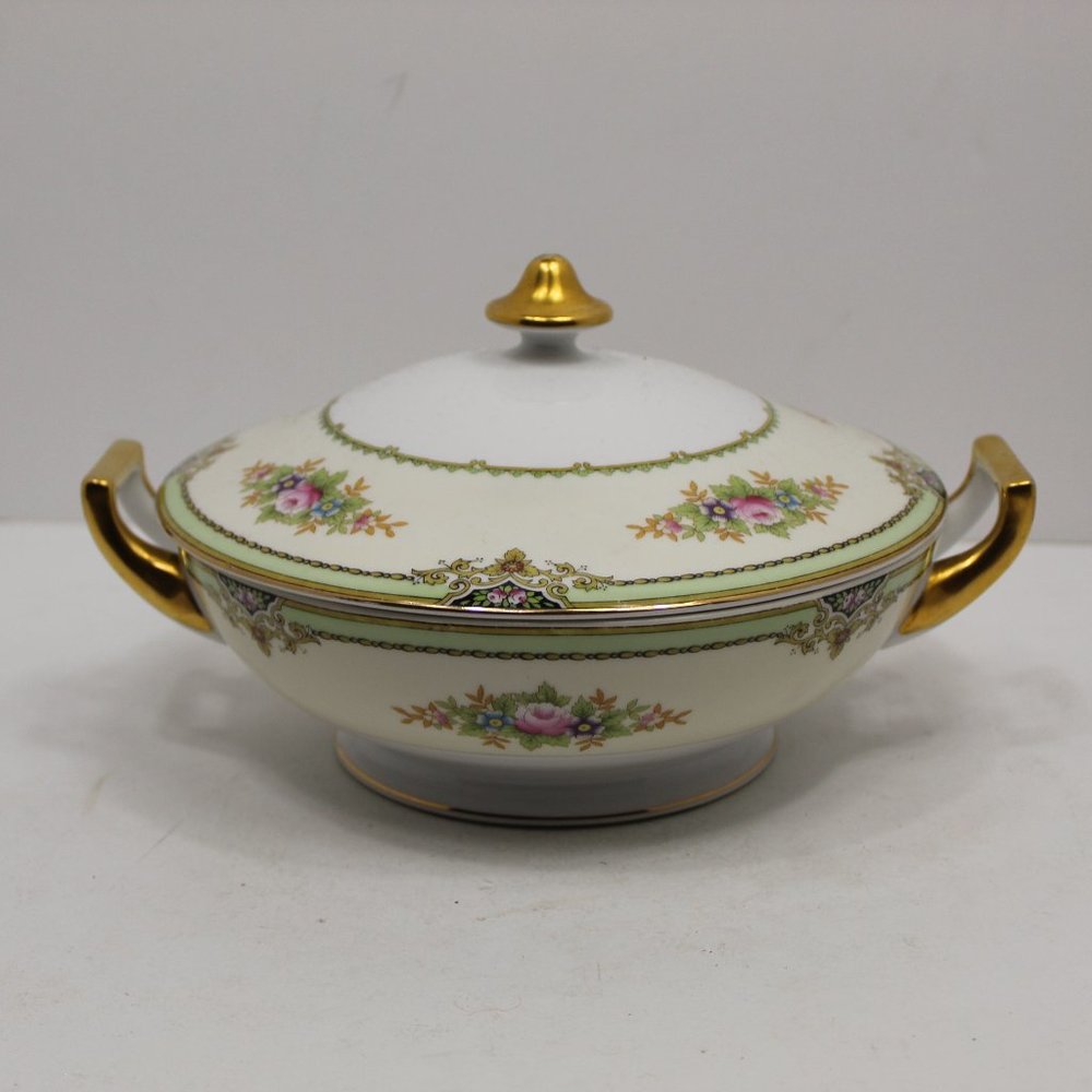 Meito China Made in Japan Hand Painted Round Covered Serving Bowl